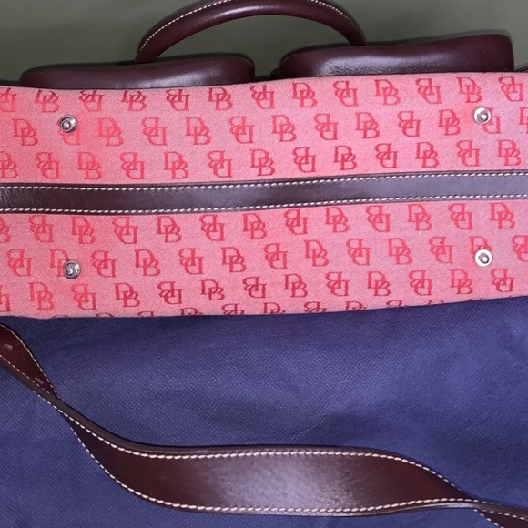Dooney & Bourke Signature Logo Double Pocket Red Brown Tote Handbag Purse Chrty - Picture 8 of 9